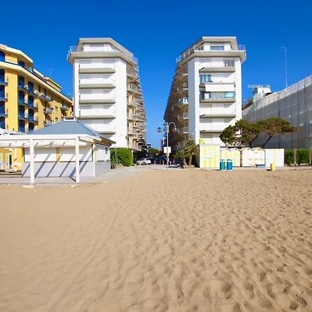 Centro Commerciale - Immobiliare *